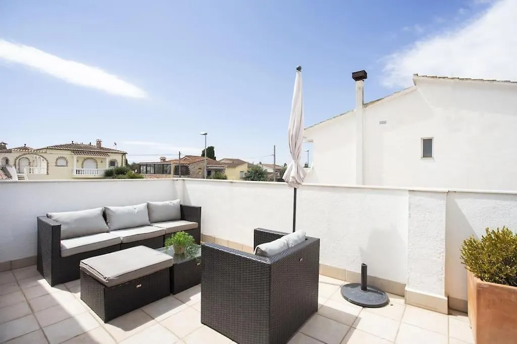 1001 Apartamento Para 4 Personas By Homeselectspain Empuriabrava Spain